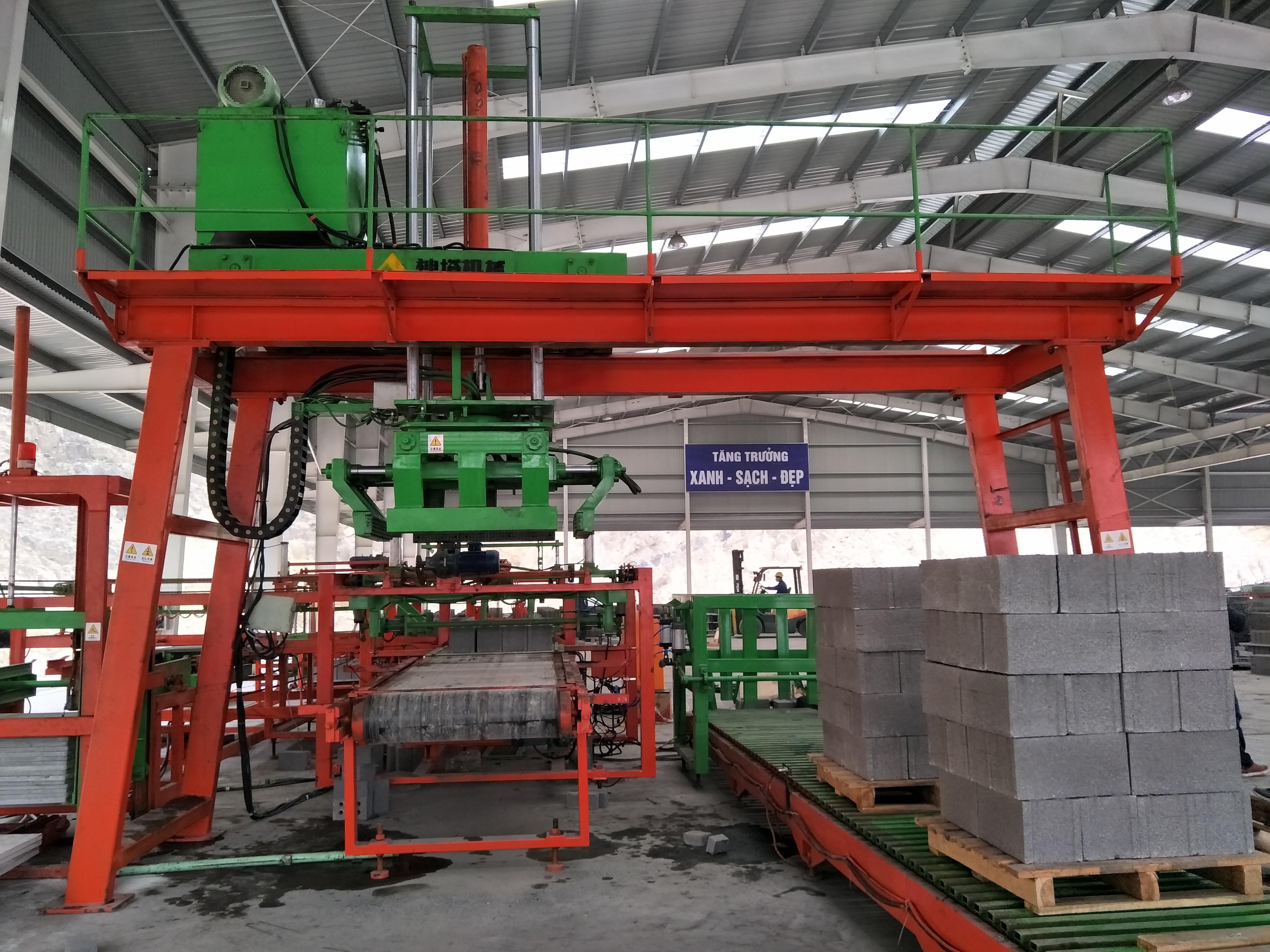 制磚機,神塔機械,神塔磚機,磚機,廣西磚機,神塔